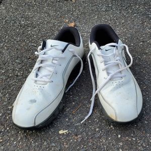 Golf shoes